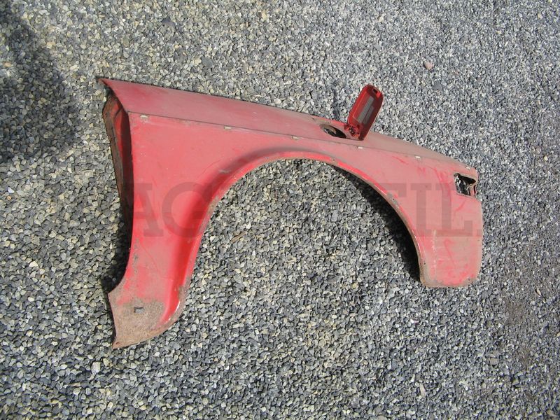 821 032 415 F rot -GS Kotflügel vorn rechts, 412 (rot) Beulen, Rost