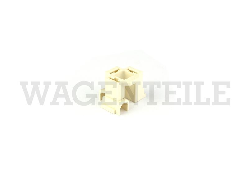 941 165 161 A Flachsteckhülsengehäuse Hauptscheinwerfer (3 polig 7,7 gewinkelt) mit verwenden: NO  017 496 5